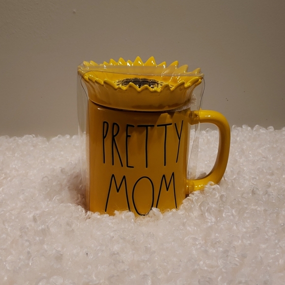 RAE DUNN Prett Mom Mug With Sunflower Topper - Picture 1 of 3